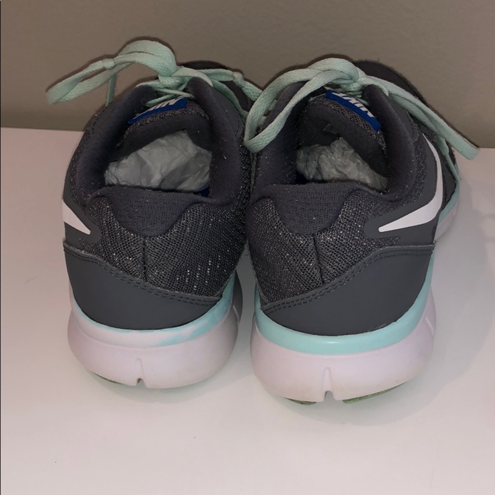 Nike sneakers! - Picture 2 of 3